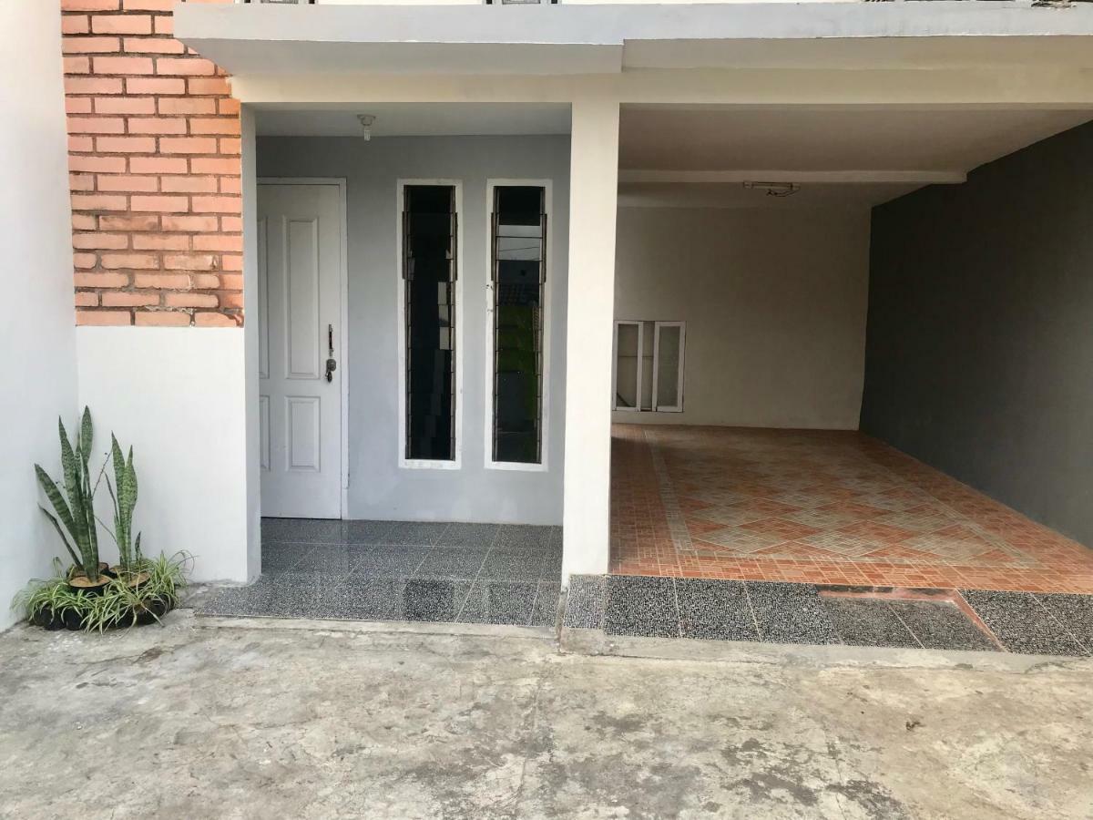 Villa Batu Keluarga Nn المظهر الخارجي الصورة